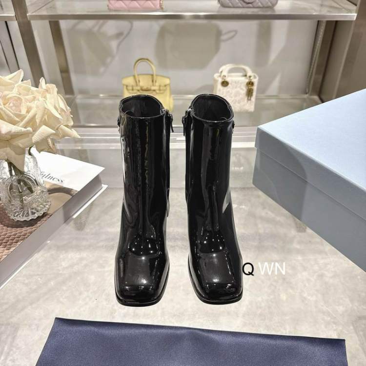 Picture of Prada Shoes _SKUPradasz35-40WN100118920